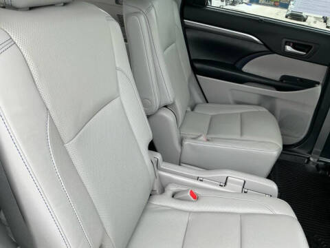 2017 Toyota Highlander Limited Platinum