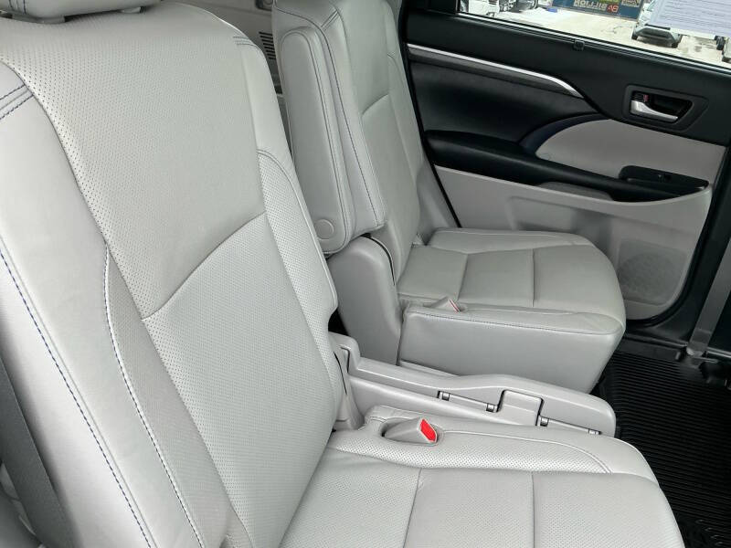 2017 Toyota Highlander Limited Platinum