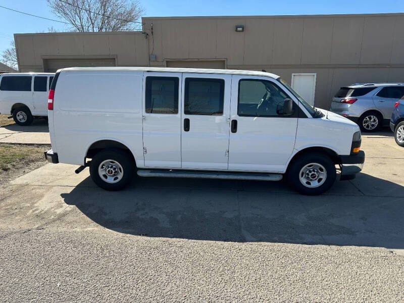 2022 GMC Savana 2500