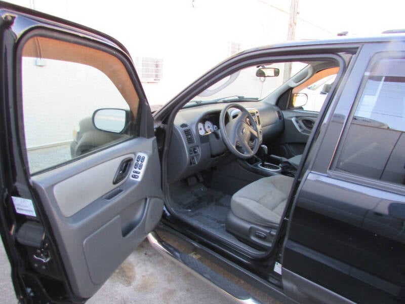 2006 Ford Escape XLT photo 8