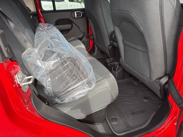 2025 Jeep Gladiator Willys