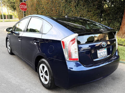 2012 Toyota Prius Two