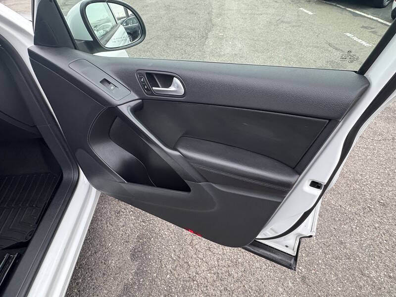 2015 Volkswagen Tiguan S 4Motion