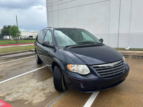 2007 Chrysler Town and Country for sale at TWIN CITY MOTORS in Houston TX