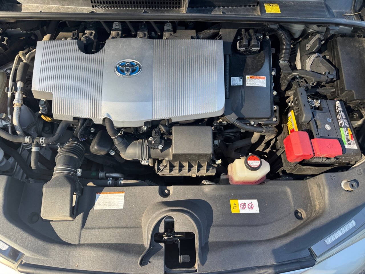 Silver 2016 Toyota Prius Two Two 4dr Hatchback 19