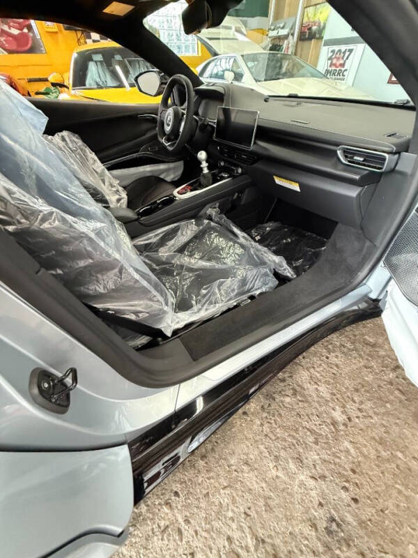 2025 Lotus Emira V6 Base