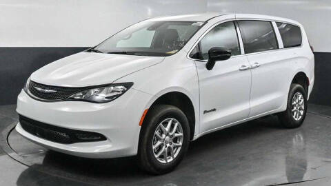 2025 Chrysler Voyager LX