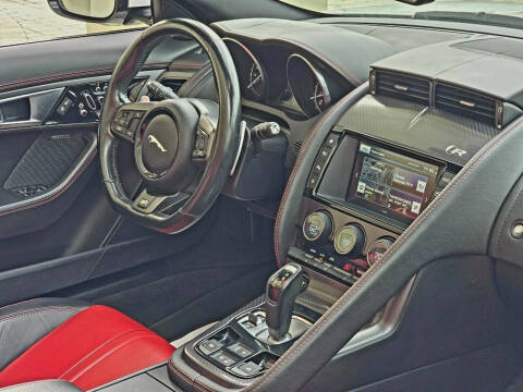 2016 Jaguar F-TYPE R