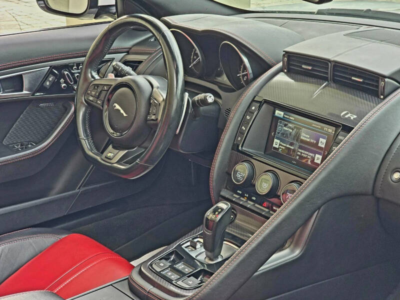 2016 Jaguar F-TYPE R