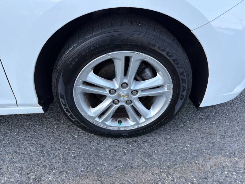 2017 Chevrolet Cruze LT Auto