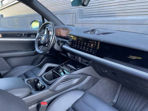 2024 Porsche Cayenne E-Hybrid