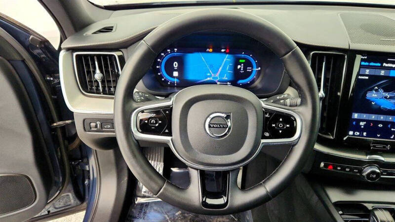 2022 Volvo XC60 Recharge T8 R-Design