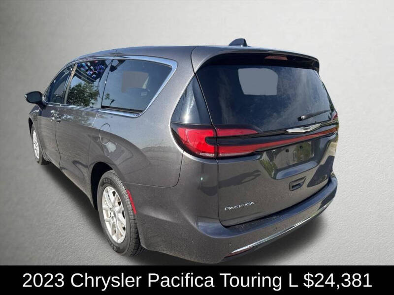 2023 Chrysler Pacifica Touring L
