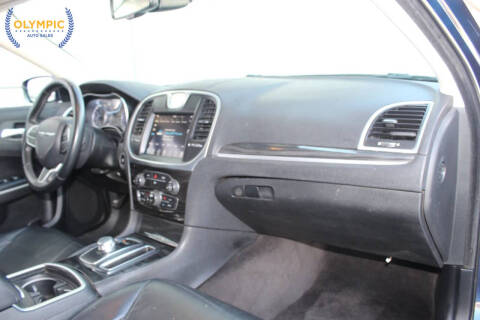 2017 Chrysler 300 Limited