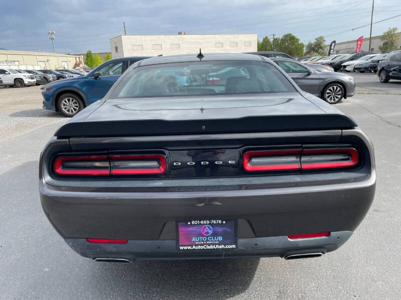 2016 Dodge Challenger SXT Plus