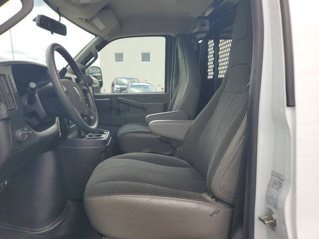 2023 GMC Savana 2500