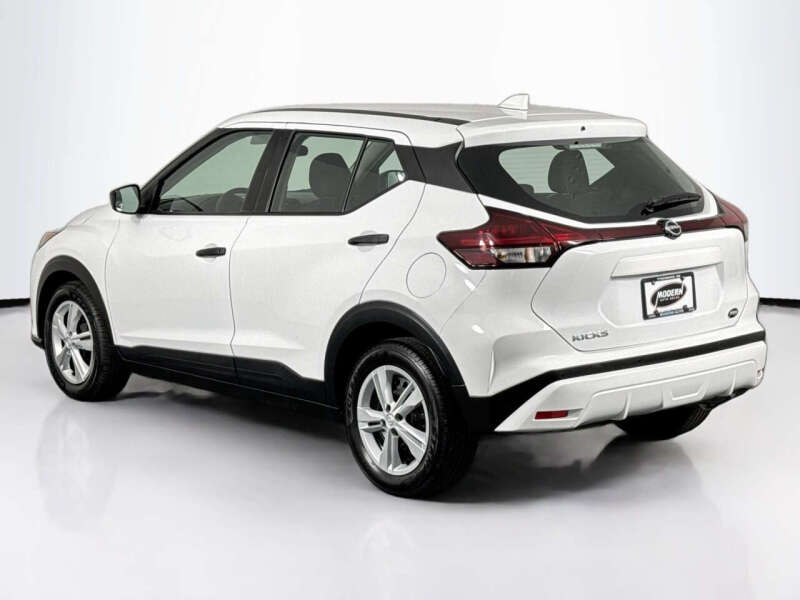2023 Nissan Kicks S
