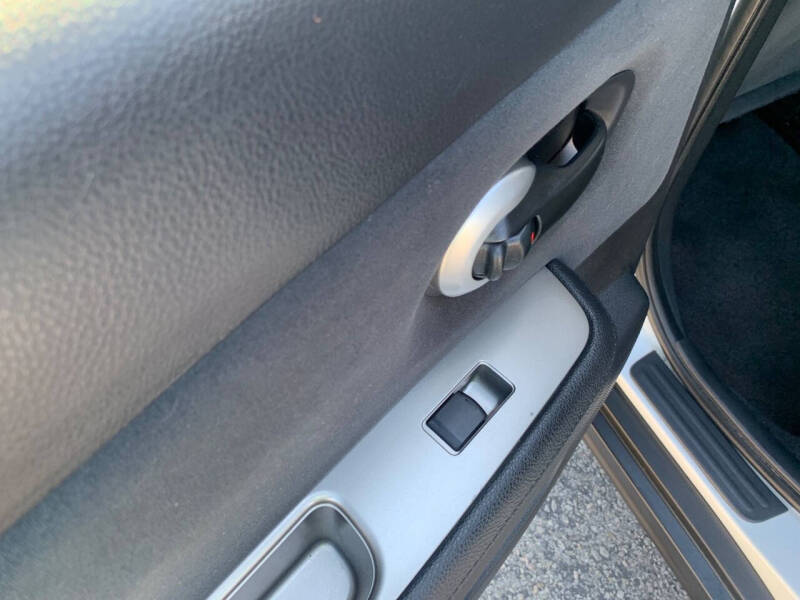 2011 Nissan Versa 1.8 S