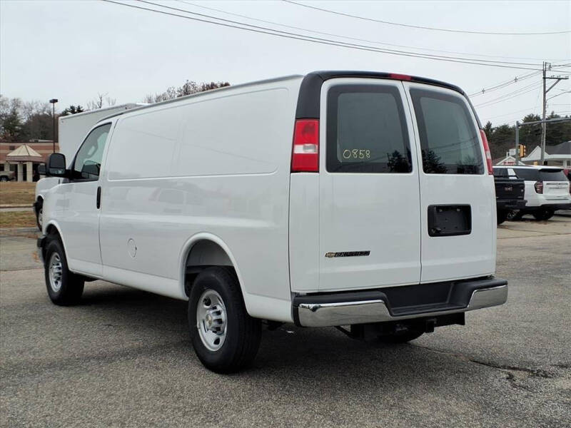 2025 Chevrolet Express 2500