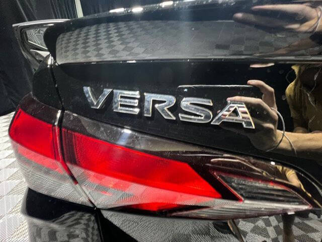 2025 Nissan Versa SR