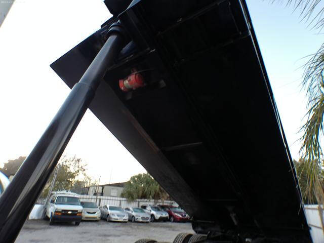 2013 Freightliner M2 106