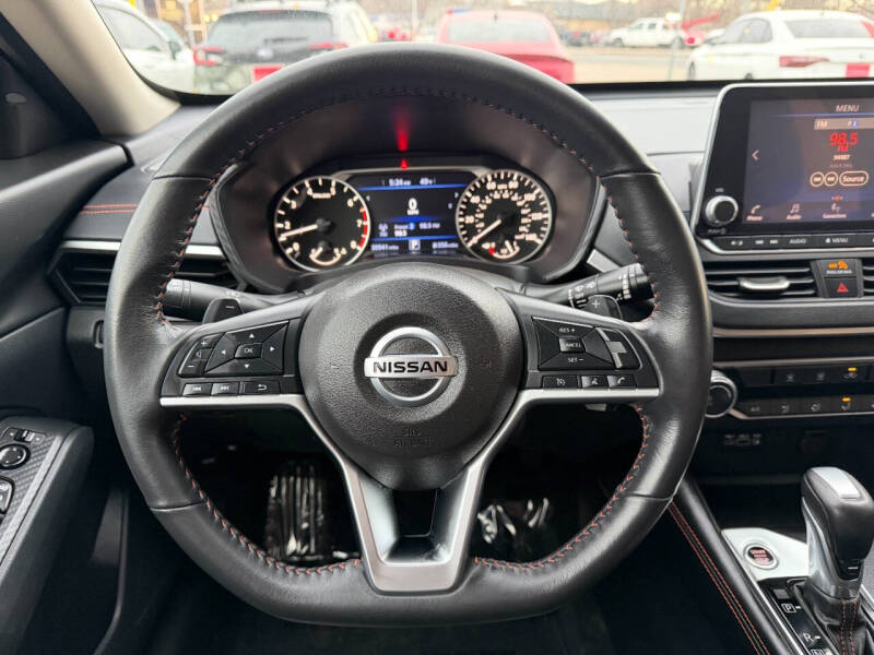 2022 Nissan Altima 2.5 SR