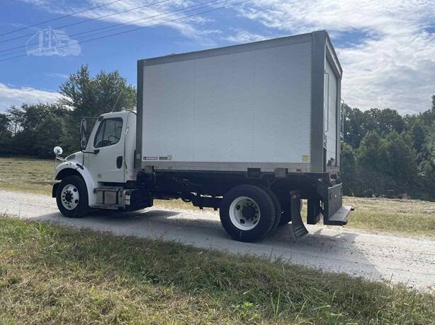 2015 Freightliner M2 106