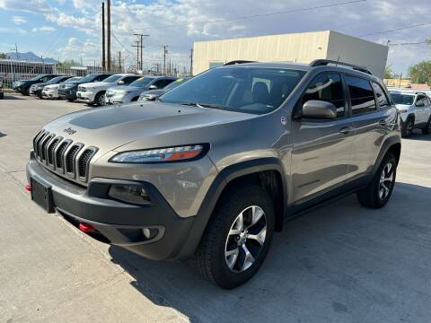 2017 Jeep Cherokee for sale at Hugo Motors INC in El Paso TX