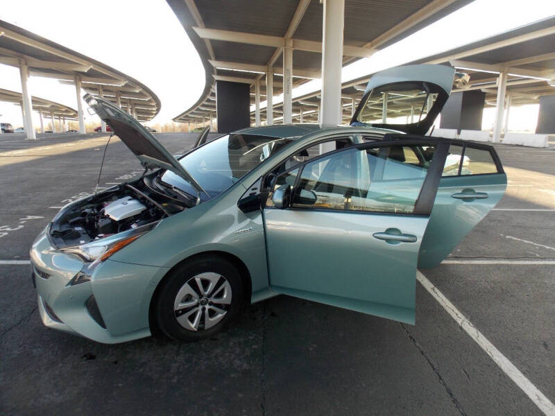 2017 Toyota Prius Three