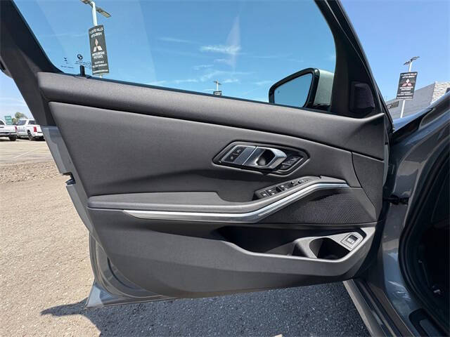 2023 BMW 3 Series 330i