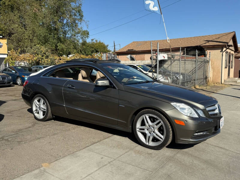 2012 Mercedes-Benz E-Class null photo 2