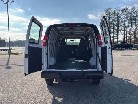 2025 Chevrolet Express 2500