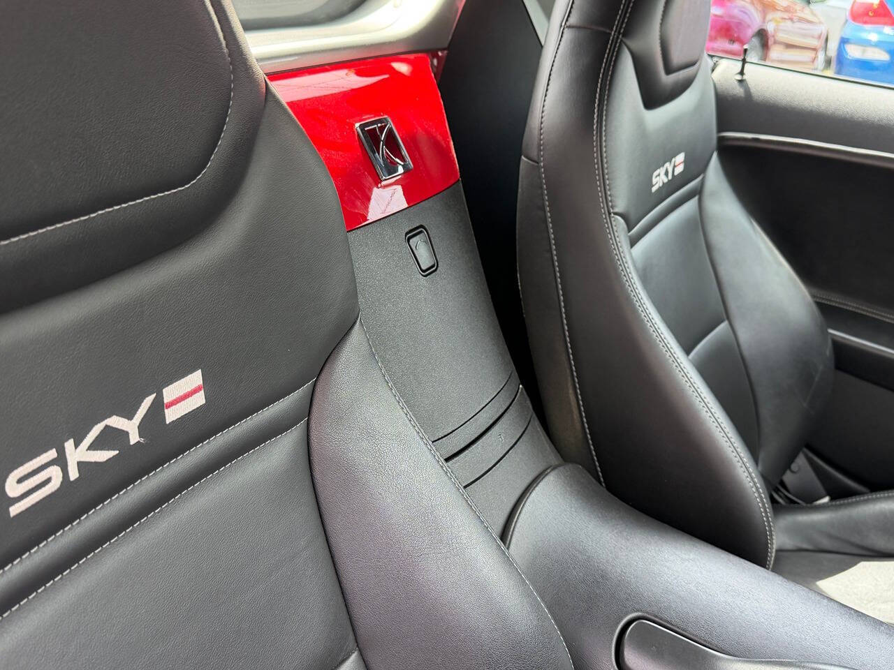 2007 Saturn SKY 12