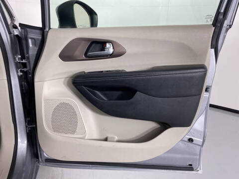 2020 Chrysler Voyager LXi