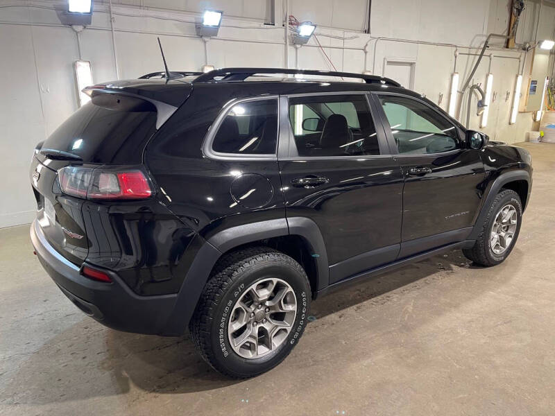 Used 2022 Jeep Cherokee Trailhawk with VIN 1C4PJMBX9ND500932 for sale in Sioux Falls, SD