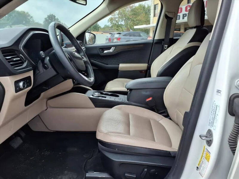 2020 Ford Escape Hybrid Titanium