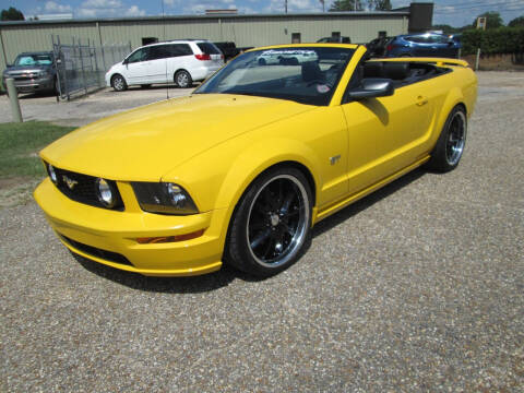 2006 Ford Mustang for sale at FAST LANE AUTO SALES in Montgomery AL