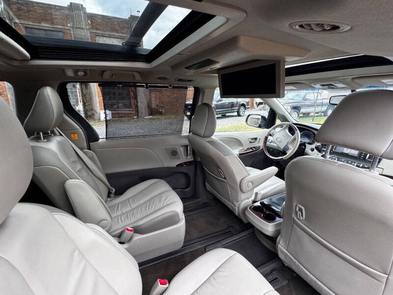 2013 Toyota Sienna Limited 7-Passenger