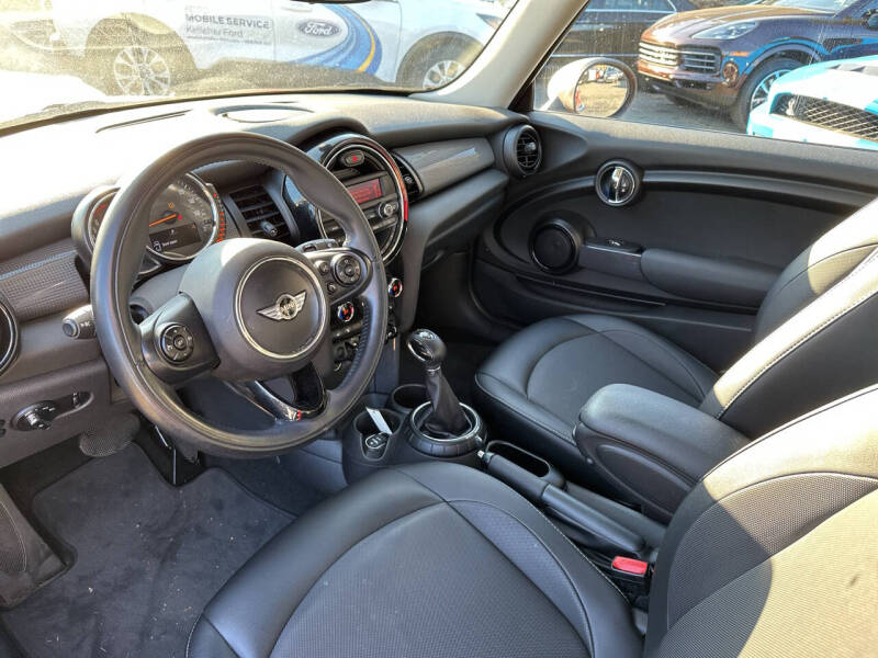 2015 MINI Cooper Base photo 19