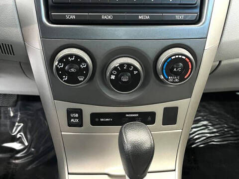 2012 Toyota Corolla LE