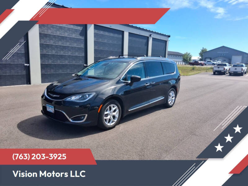 2017 Chrysler Pacifica Touring-L Plus
