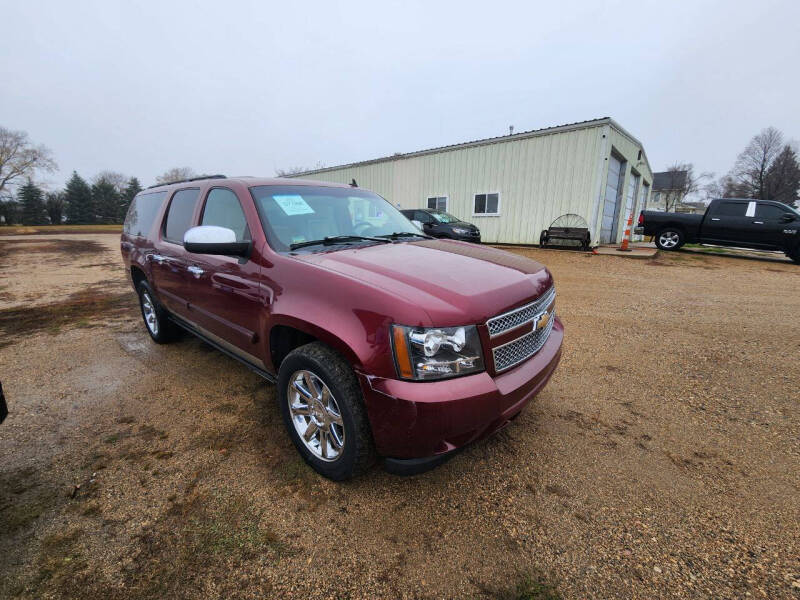 Used 2008 Chevrolet Suburban LS with VIN 3GNFK16368G181096 for sale in Madison, SD