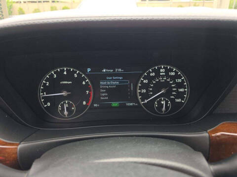 2017 Genesis G90