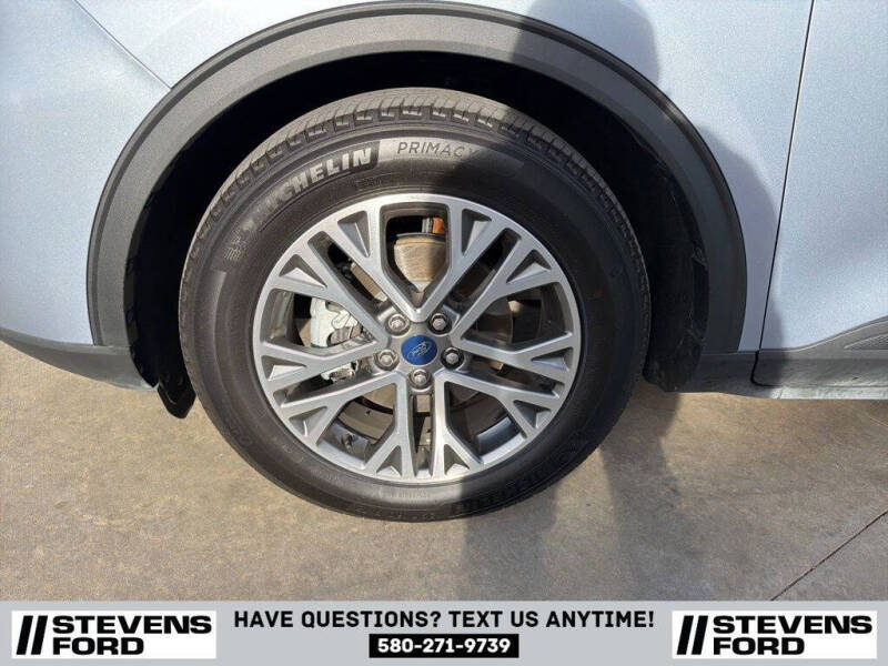 2022 Ford Escape SEL