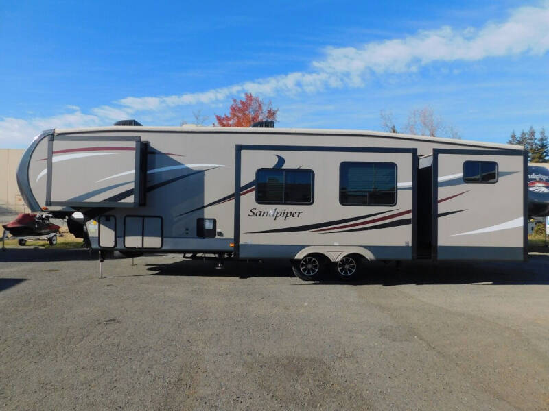 2016 Forest River SANDPIPER 365SAQB for sale at Gold Country RV in Auburn CA