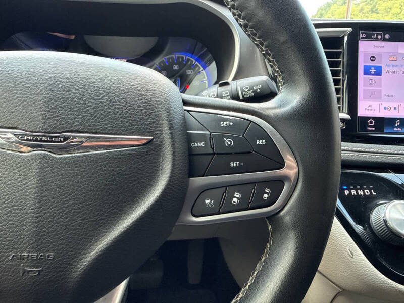 2022 Chrysler Pacifica Touring L