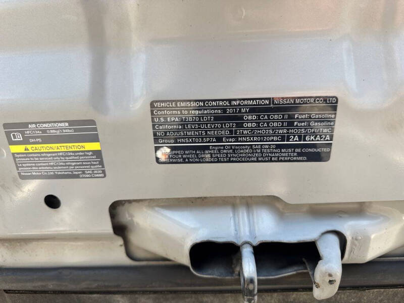 2017 Nissan Pathfinder SV