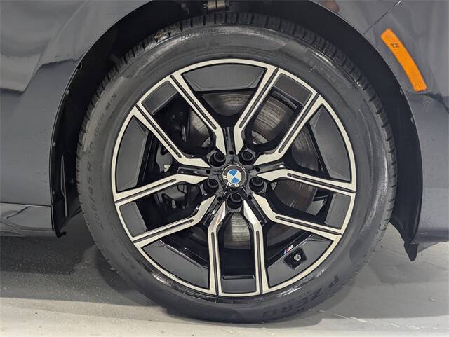 2023 BMW 7 Series 740i