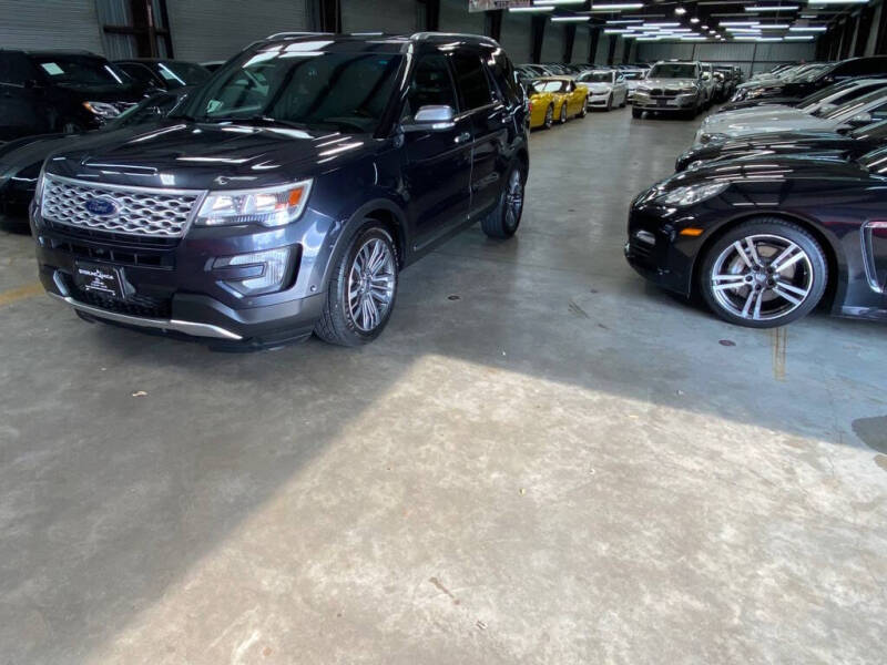 Image 8 of 2017 Ford Explorer Platinum