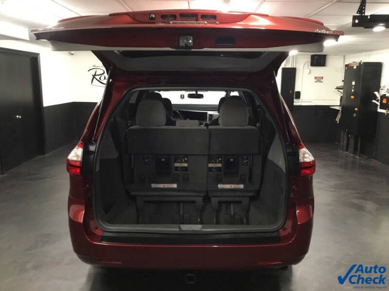 2017 Toyota Sienna LE 7-Passenger